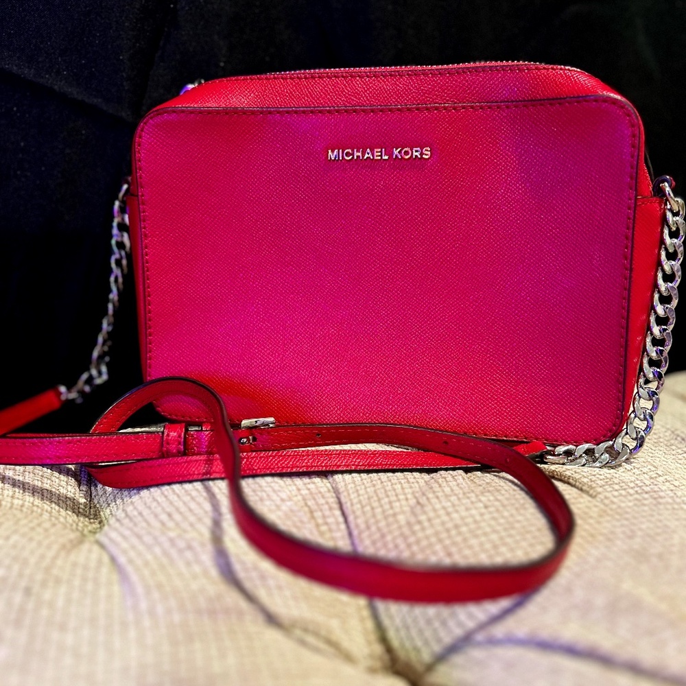 Michael Kors Jet Set crossbody bag